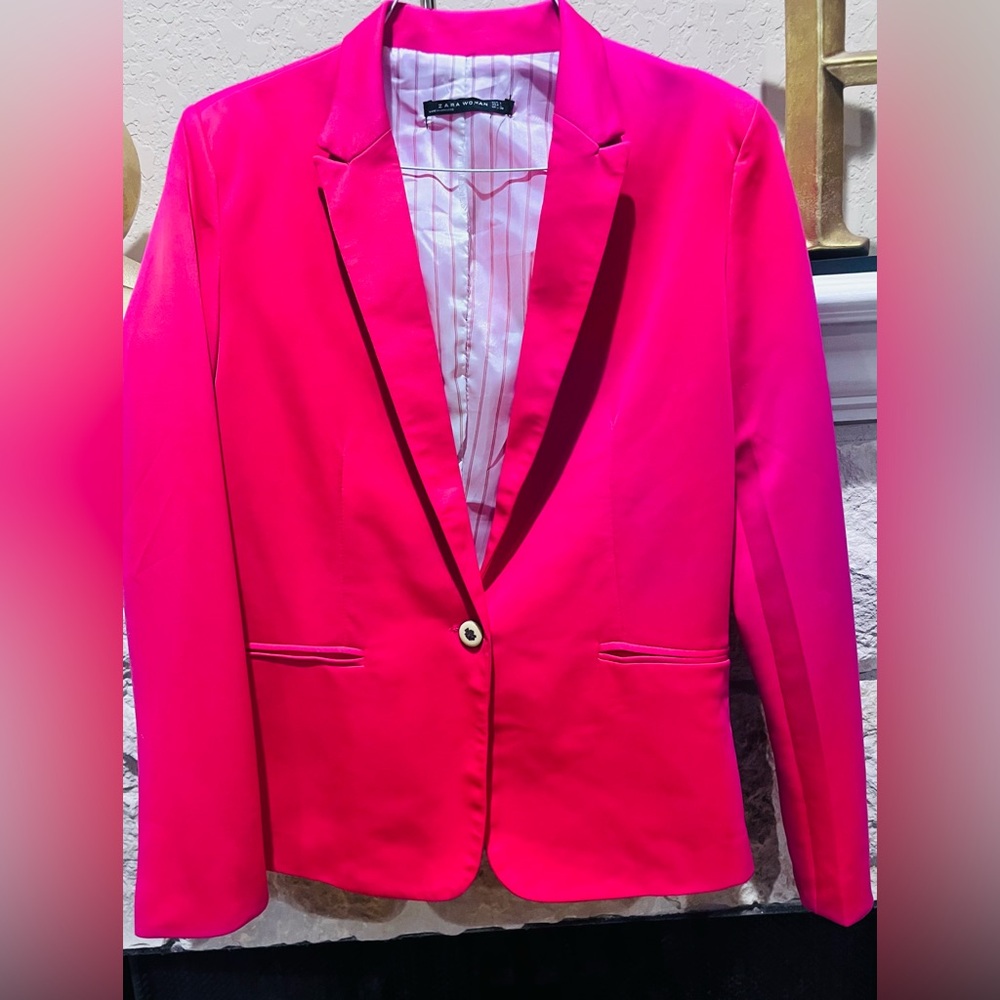 Zara Woman Fuchsia Blazer Size Large good condition